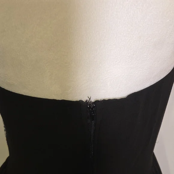 Elegant Black Halter Dress with Silver Accent - Picture 9 of 9